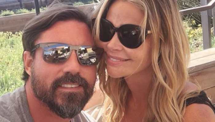 Denise Richards marries Aaron Phypers