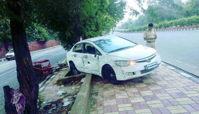 Drunk man speeds over footpath, kills 2 in Delhi