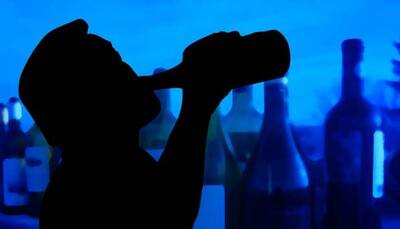 How binge drinking affects male, female brains?