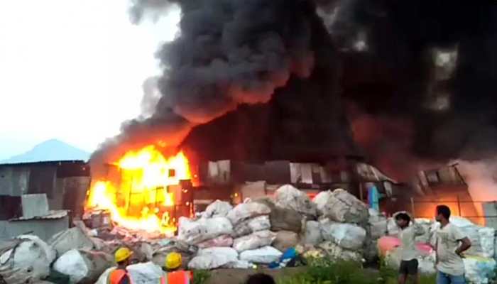 Maharashtra: Fire breaks out in Mumbra&#039;s Khan compound godown, fire tenders reach spot