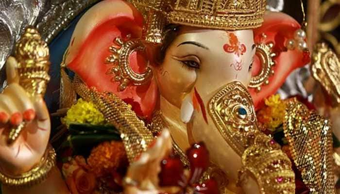 Ganesh Chaturthi 2018: Here&#039;s how to reach Mumbai&#039;s Siddhivinayak Temple