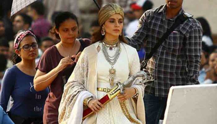 Manikarnika: Kangana Ranaut looks battle ready with blood-smeared face — See pics