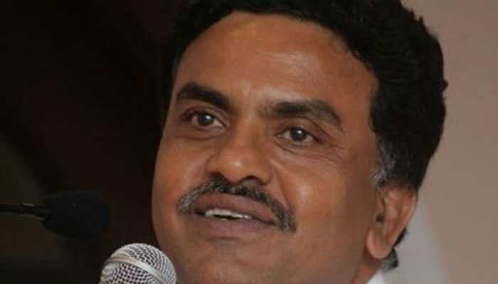 Congress leader Sanjay Nirupam calls Narendra Modi 'anpadh-gawar', opposes screening of film on PM