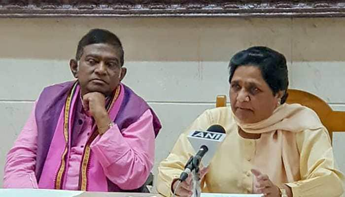 Mayawati snubs Congress, joins hand with Ajit Jogi for Chhattisgarh polls