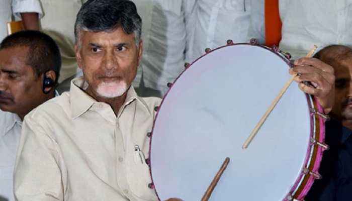 BJP adopting divide &amp; rule police with AP, Telangana: Chandrababu Naidu