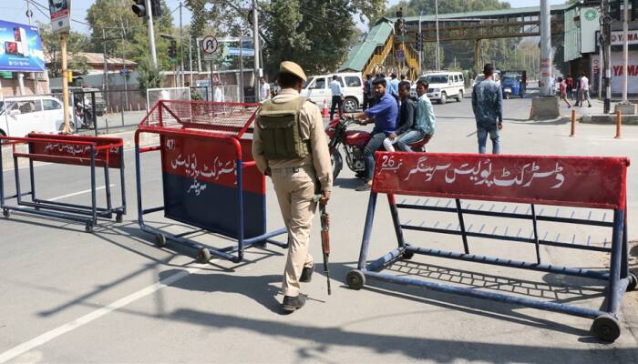 3 J&amp;K policemen quit hours after Hizbul allegedly issues video threat, kills abducted cops