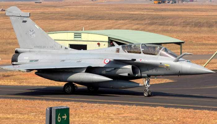 Centre red-faced after former French president Francois Hollande&#039;s remark on Rafale deal; Opposition seizes opportunity to slam government