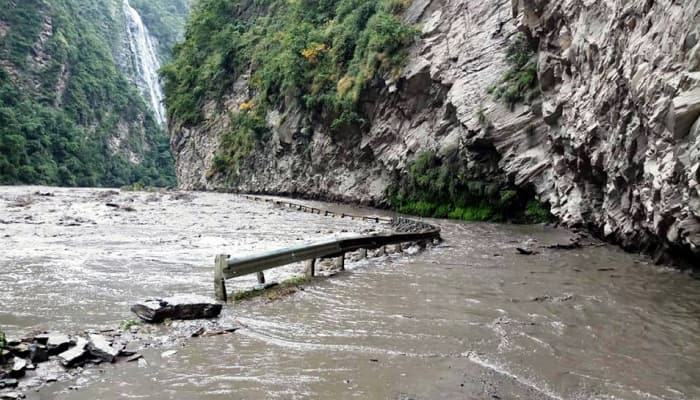 Himachal Pradesh: Heavy rains &amp; flash flood trigger landslides; alert issued