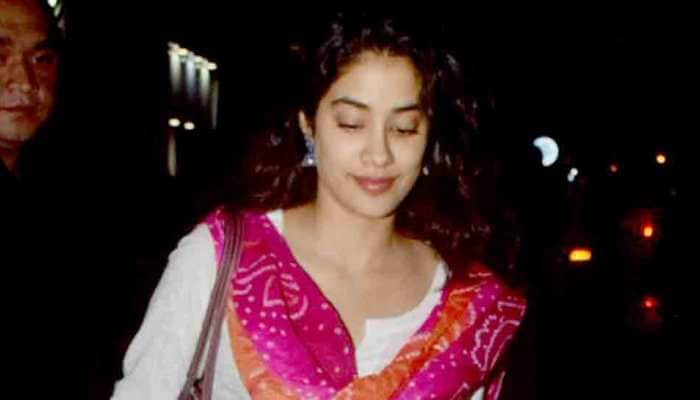 Janhvi Kapoor looks utterly ravishing in desi attire, bandhani dupatta — Photos inside