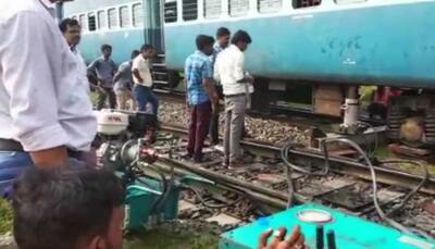 Three coaches of Darbhanga-Kolkata Express derail
