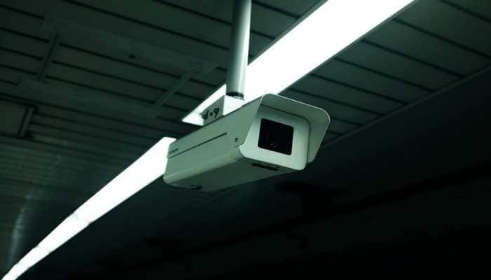 Pakistani bureaucrat steals wallet of Kuwaiti delegate, act gets caught on CCTV