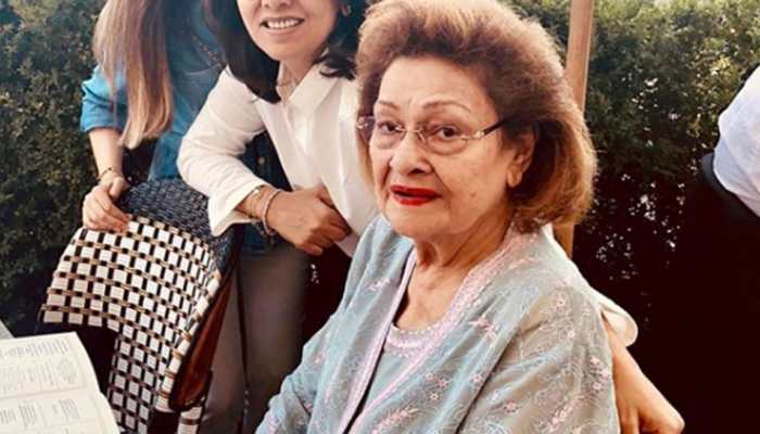 Krishna Raj Kapoor kept together vast family of celebrated individuals: Amitabh Bachchan