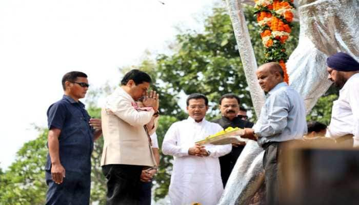 Assam CM hoists country&#039;s third-tallest national flag on Gandhi Jayanti