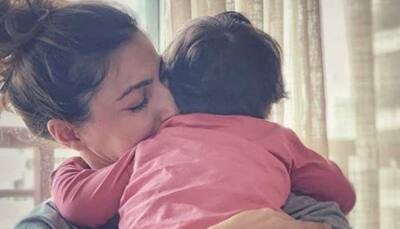This picture of Soha Ali Khan and daughter Inaaya Naumi Kemmu is all things love!