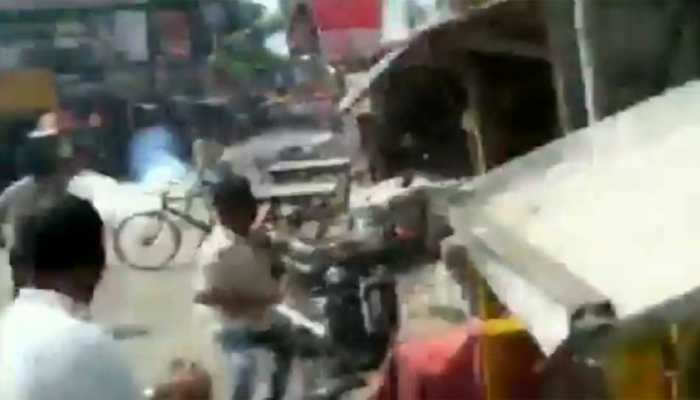 Undertrial prisoners make dramatic bid to escape from police custody in West Bengal - WATCH 