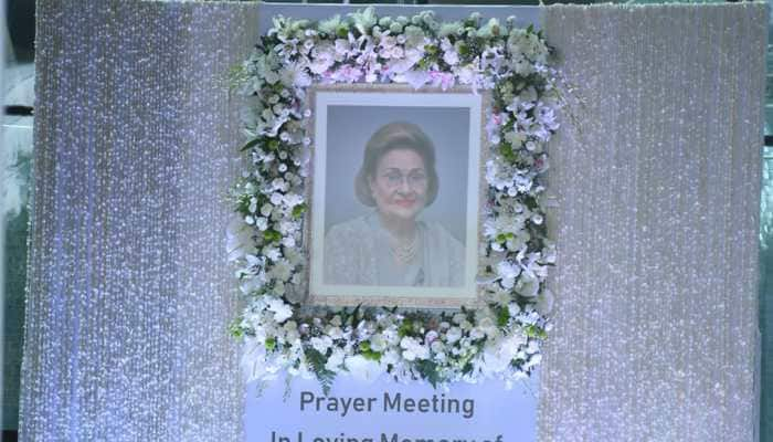 Bollywood stars, others attend Krishna Raj Kapoor&#039;s prayer meet