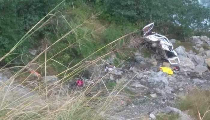 8 killed, 5 injured as bus rolls down gorge in Uttarakhand&#039;s Sonagarh