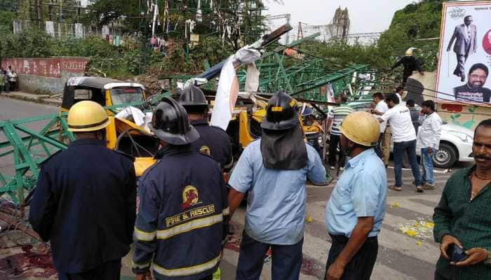 Pune: Railways announces 5 lakh compensation for dead, 1 lakh for injured in flex board mishap