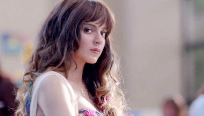 Vikas Bahl would hold me tight, smell my hair: Kangana Ranaut