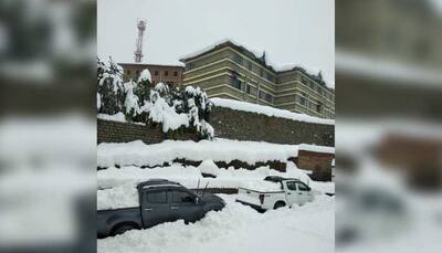Vehicles get stuck in Lahul-Spiti district after heavy snowfall, passengers rescued