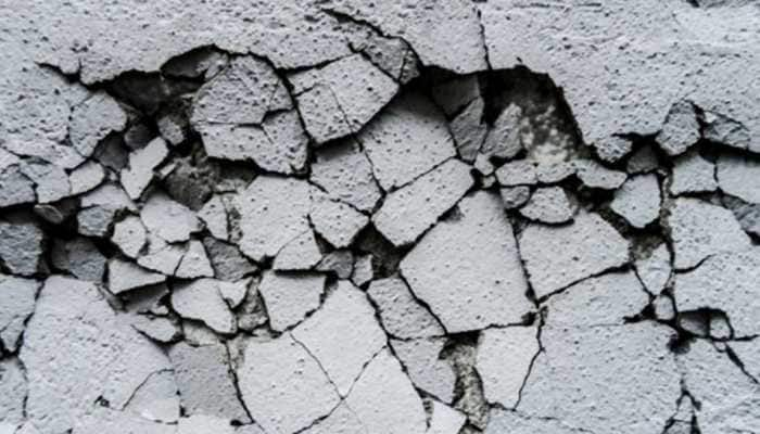 Cracks develop in Thane building, 300 people evacuated