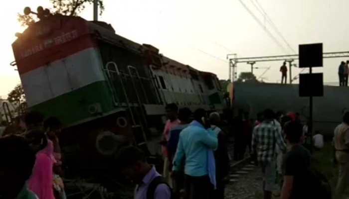 New Farakka Express derails near Raebareli: Helpline numbers issued