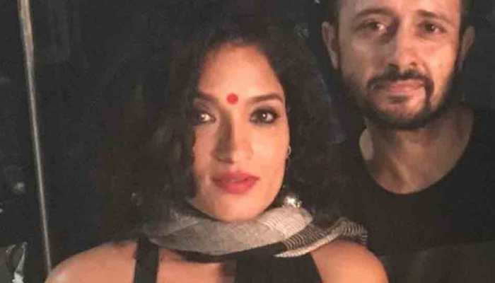 Alok Nath forcefully entered my room after getting drunk, sexually harassed me: Sandhya Mridul Alok Nath forcefully entered my room after getting drunk, sexually harassed me: Sandhya Mridul