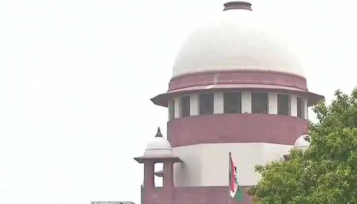 SC bars policemen from entering Odisha's Puri Jagannath temple carrying arms, wearing shoes SC bars policemen from entering Odisha's Puri Jagannath temple carrying arms, wearing shoes