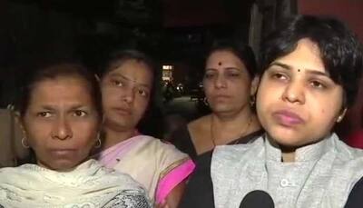 Activist Trupti Desai detained at Pune ahead of her departure to meet with PM Narendra Modi in Shirdi