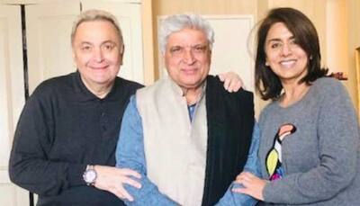 Javed Akhtar visits Rishi Kapoor and Neetu Kapoor in New York—Pic