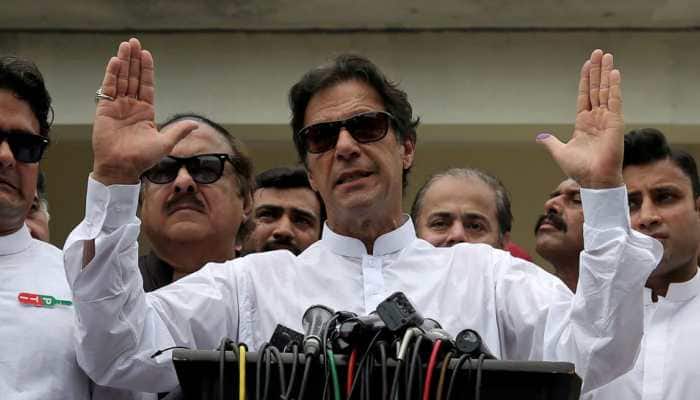 Women not allowed without dupatta in Imran Khan's 'Naya Pakistan'?