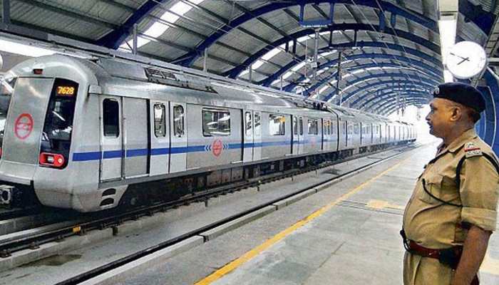 Delhi Metro's Blue Line faces technical glitch