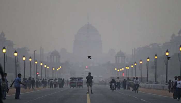 Delhi's air quality declines further, pollution in Anand Vihar at 'hazardous' level  