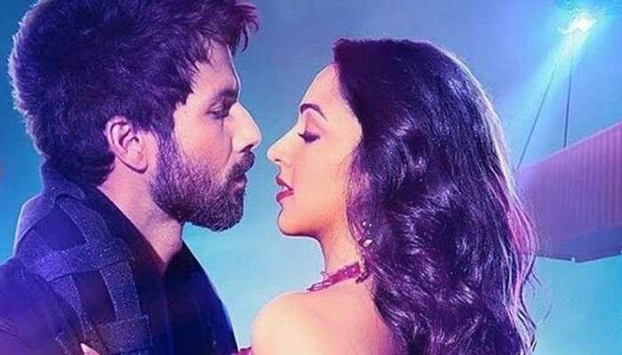 Get ready for 'Kabir Singh'; Shahid Kapoor announces Arjun Reddy remake title—Poster inside