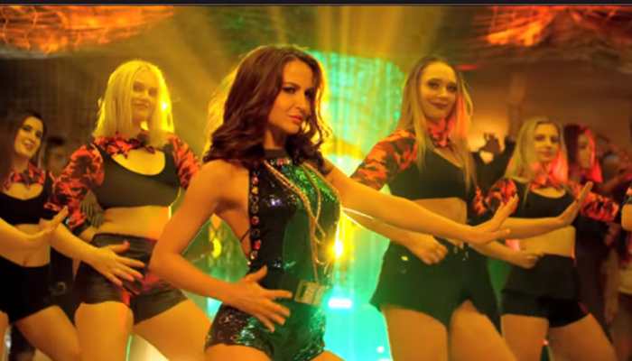 Elli AvrRam&#039;s latest dance video will end your boring day! Watch
