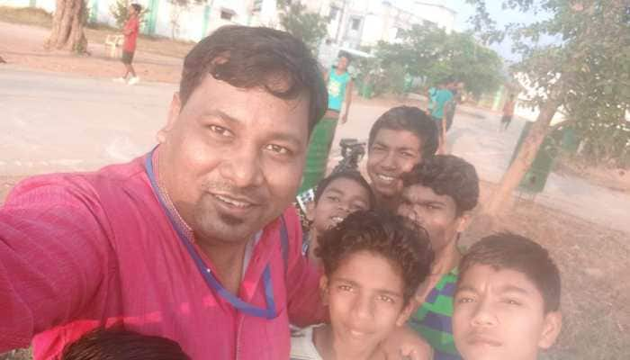 Family of cameraman, who was killed by Naxals, to get Rs 15 lakh; job for wife