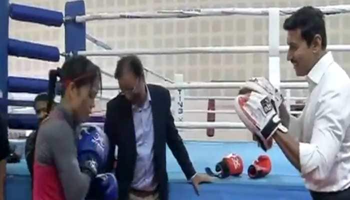 Mary Kom trades punches with Rajyavardhan Singh Rathore in &#039;fun session&#039;