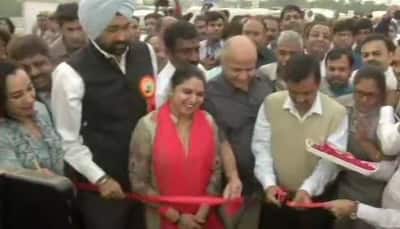 Delhi CM Arvind Kejriwal, deputy CM Manish Sisodia inaugurate Signature Bridge