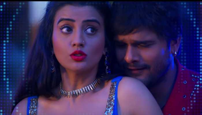 Akshara Singh-Khesari Lal Yadav&#039;s &#039;Dhoka Deti Hai&#039; song sets YouTube on fire—Watch