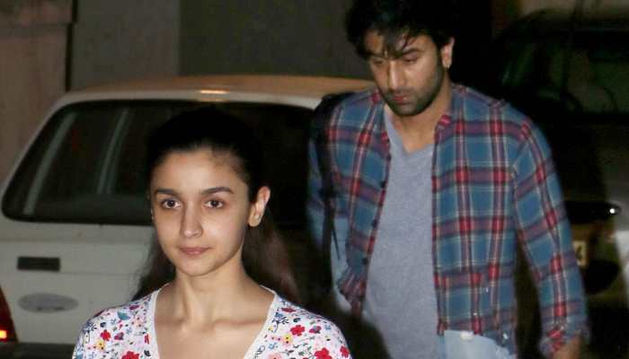 Alia Bhatt and Ranbir Kapoor clicked in Bandra—Pics