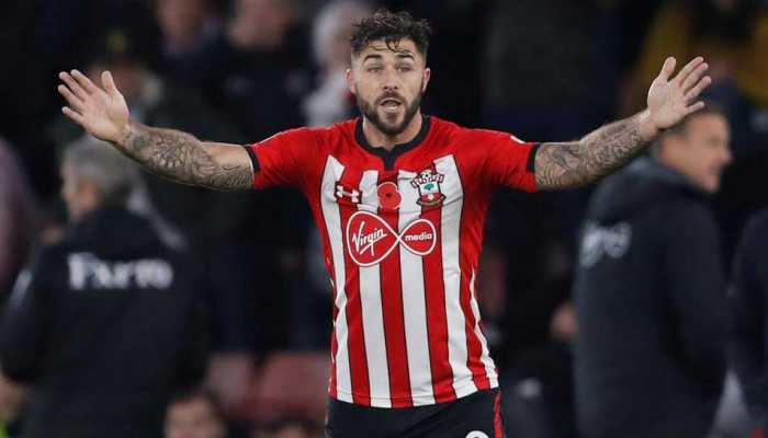 Southampton's Charlie Austin angry with referee over disallowed goal
