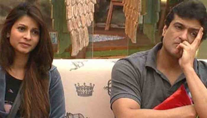 Armaan Kohli urinates outside Rani Mukerji's bungalow to vent anger at ex-girlfriend Tanisha Mukerji?