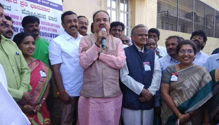 Ananth Kumar dead: One day holiday in Karnataka, tricolour to fly at half-mast