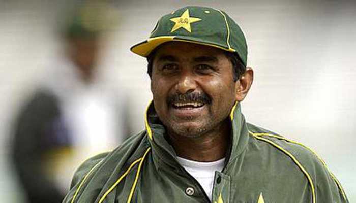 Javed Miandad advises cricketers to avoid voicing opinions on political issues