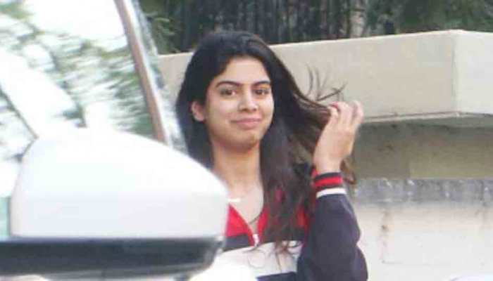 Sridevi&#039;s younger daughter Khushi Kapoor gets papped at skin clinic