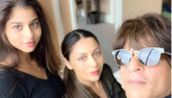 Shah Rukh Khan&#039;s selfie with wife Gauri and daughter Suhana is the perfect start to your Sunday—Pic 