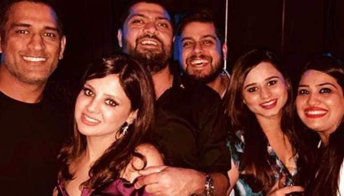 MS Dhoni&#039;s wife Sakshi Dhoni&#039;s birthday was a crazy, fun night—Watch videos