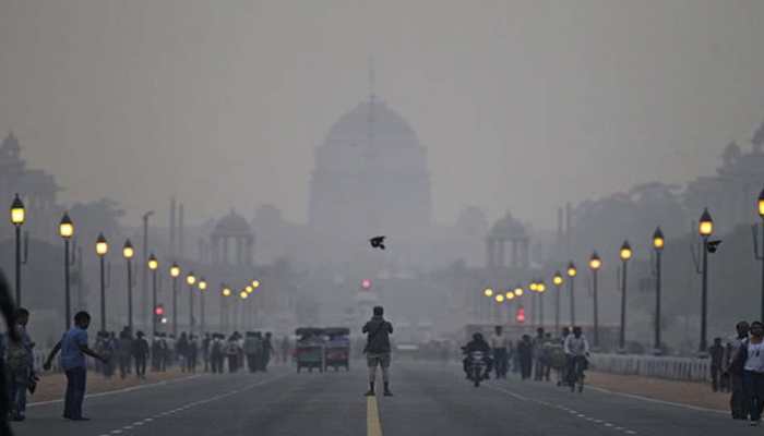 Air Quality in Delhi drops to &#039;very poor&#039; category, likely to improve due to drop in stubble burning