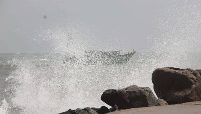 Gaja: CM to seek relief from Centre, TN releases Rs 1,000 Crore