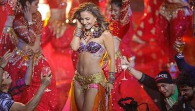 Elli AvrRam makes Urmila Matondkar's 'Chamma Chamma' song look sassy—See first pics